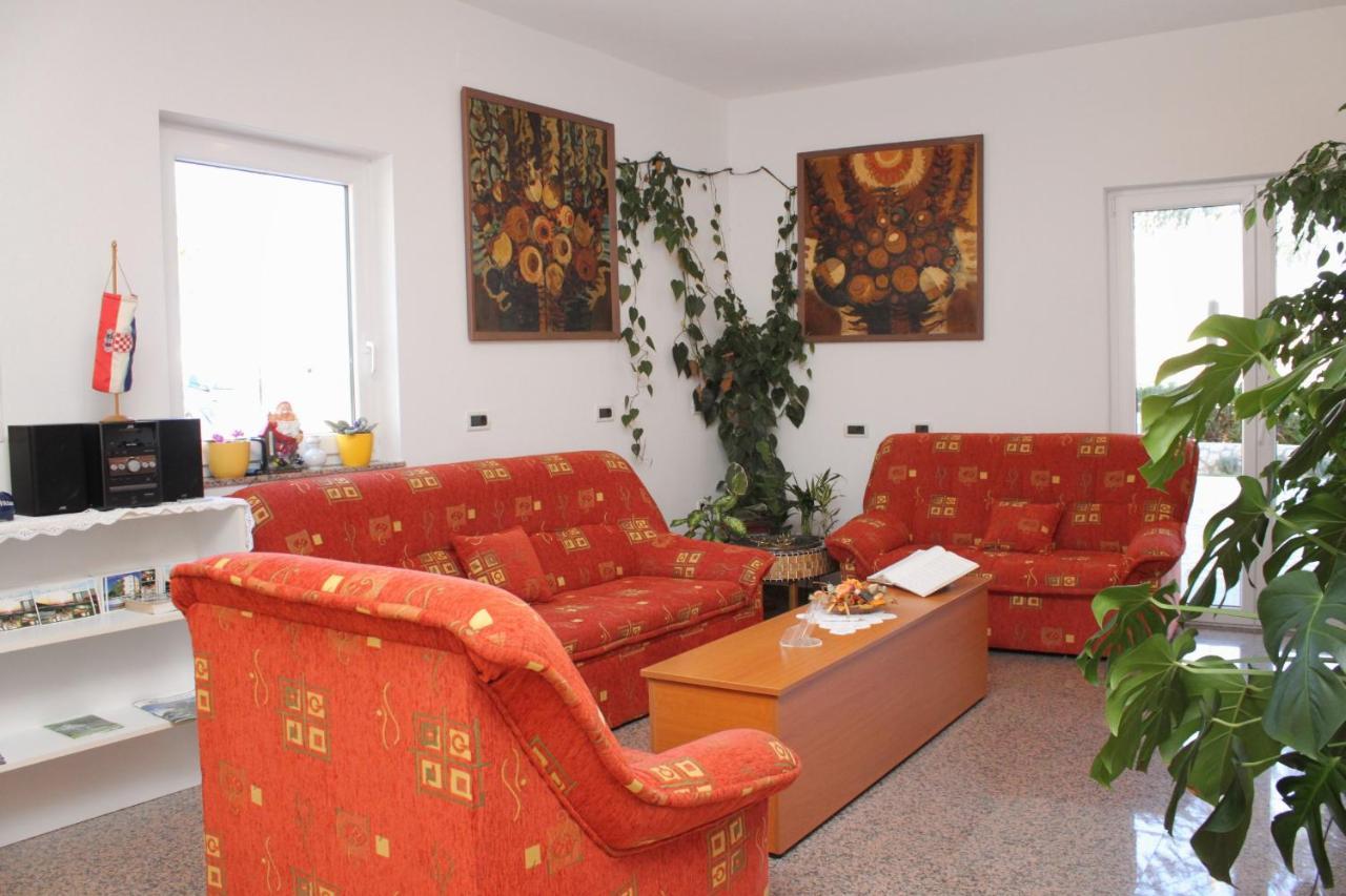Apartments And Rooms By The Sea Vinjerac, Zadar - 3248 Exterior foto